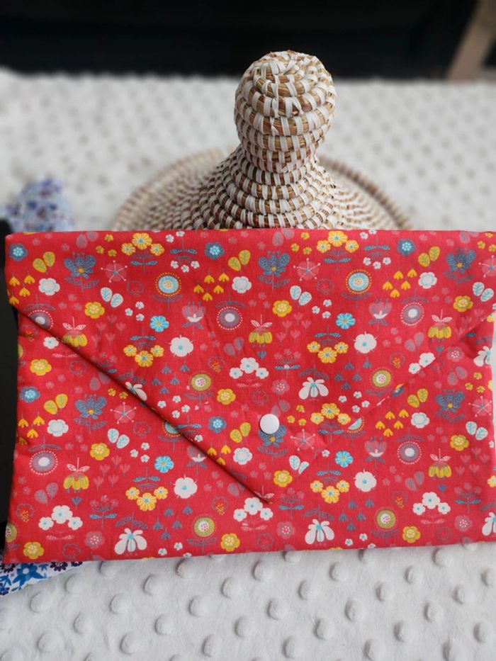 Pochette à livre fleuri fuschia - photo numéro 2