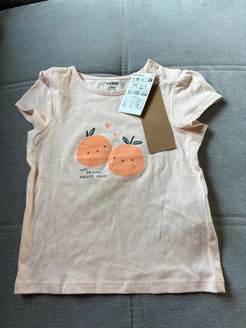 T shirt neuf 18 mois