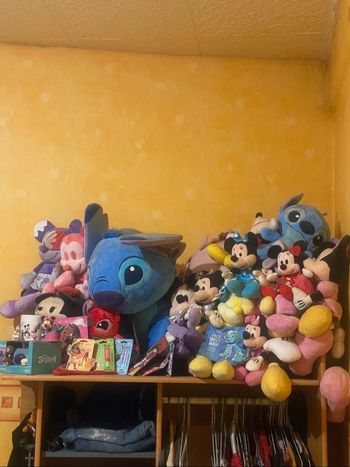 Peluche stitch et Mickey