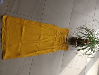 robe jaune 