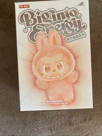 Labubu Big into énergy the monsters