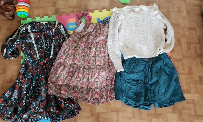 Lot maternité – vêtements taille S + coussin d’allaitement + livres - photo numéro 4