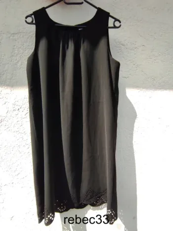 Robe d'été noir sans manches