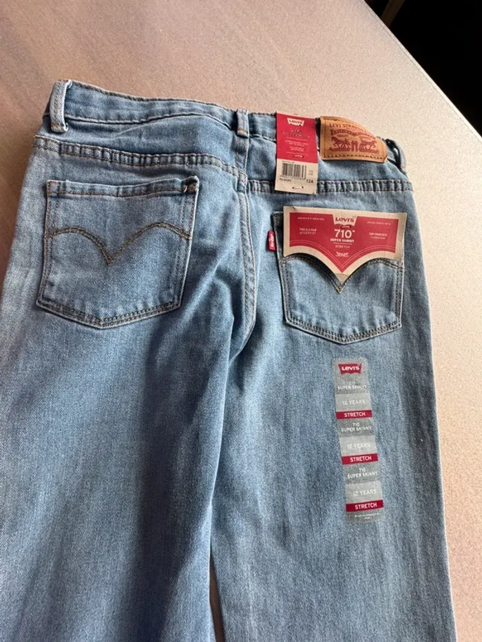 Jean skinny Lévis 710 12 ans neuf - photo numéro 5
