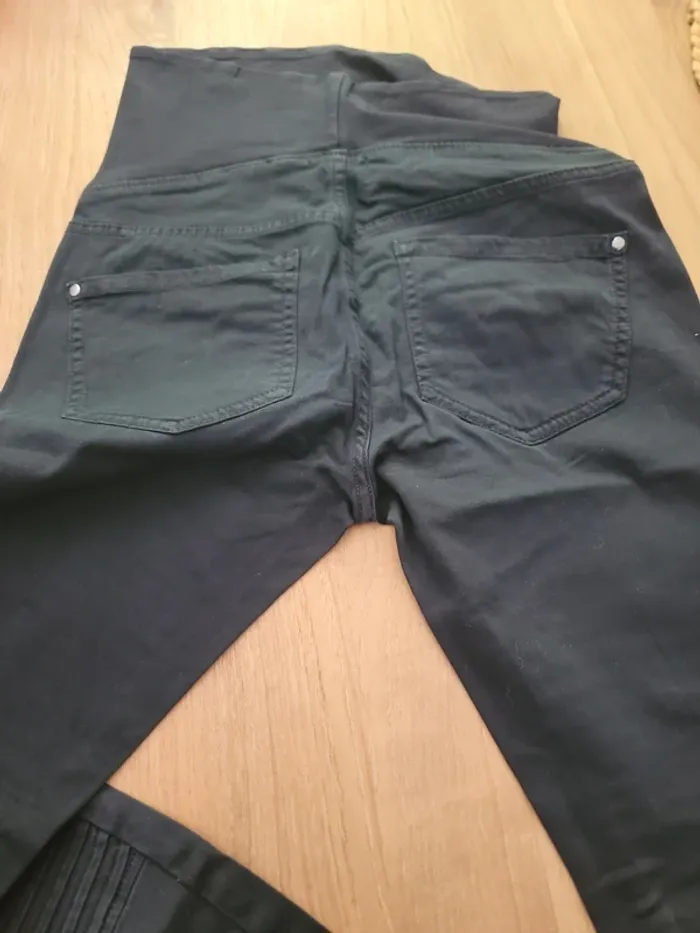 Pantalon noir de maternité - photo numéro 4