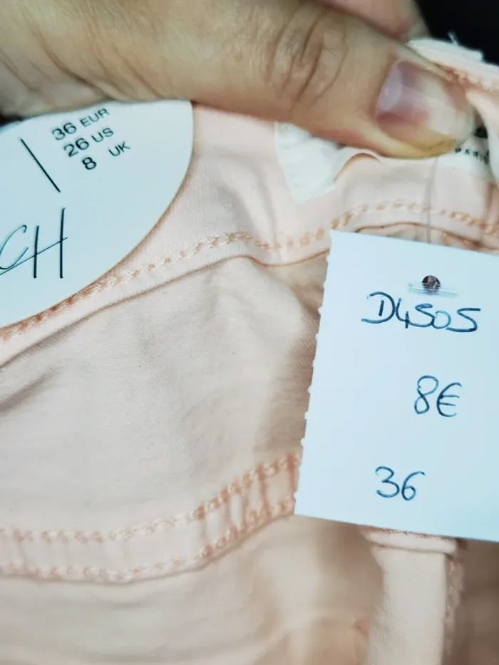 D4505 - short rose femme taille 36 - photo numéro 3