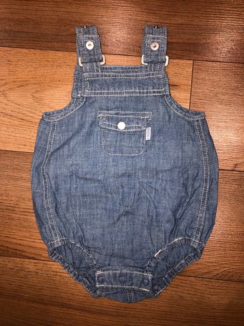 Salopette fille 🌺 H&M taille 2-4 mois très bon état