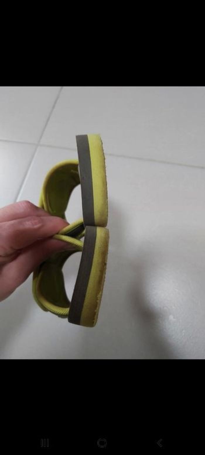 Tong de plage à scratch Pointure 30 - photo numéro 6