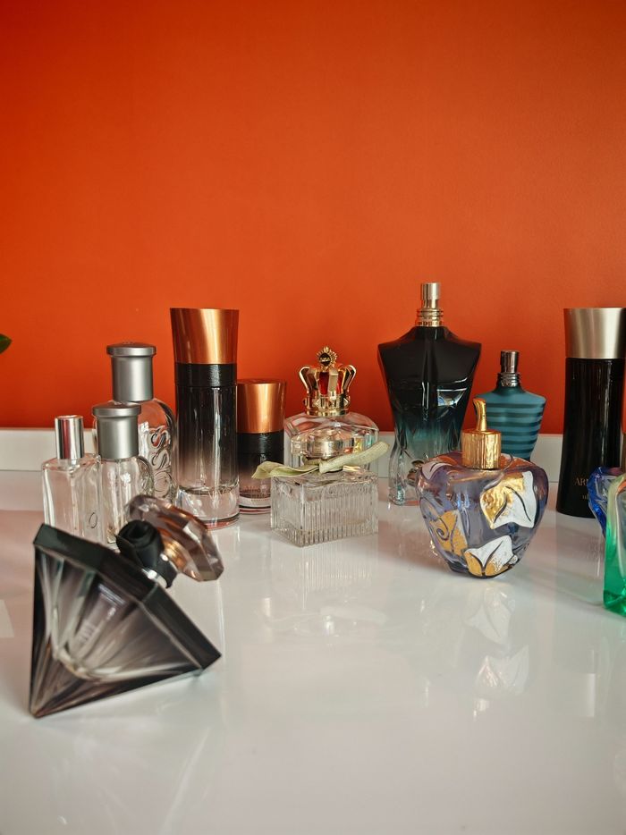 Flacons de parfums vides - photo numéro 2