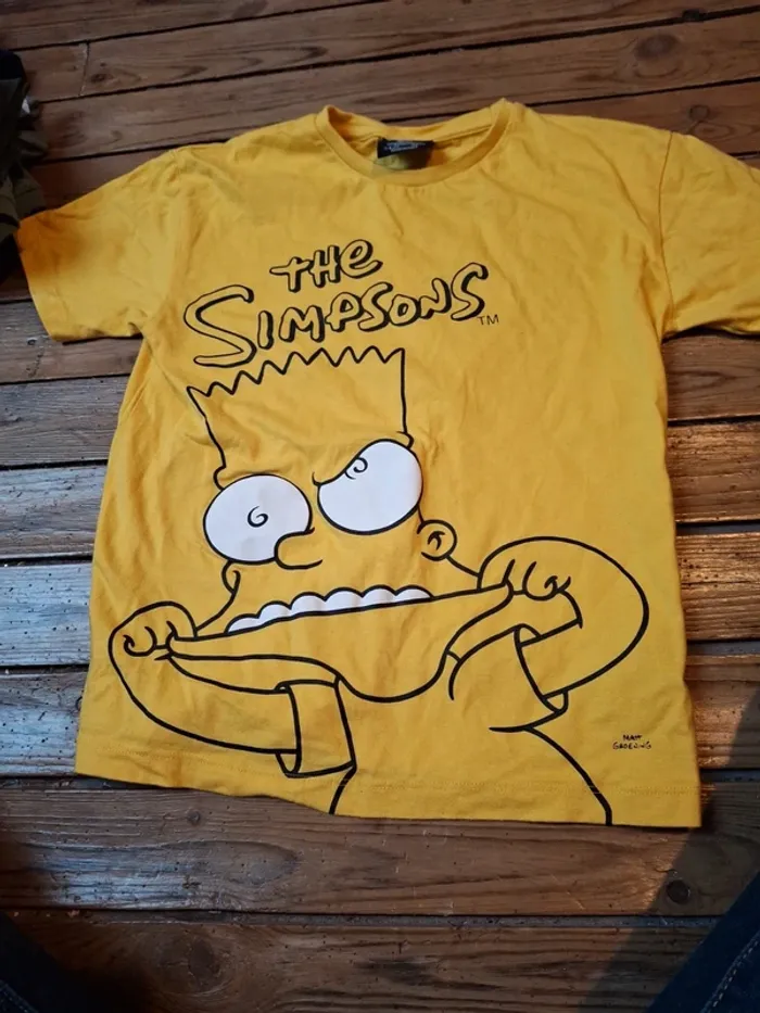 Tshirt the simpson taille 7/8ans