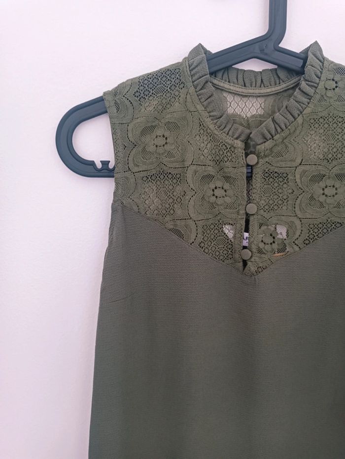 Blouse vert kaki boutons et dentelle Naf Naf Taille S Neuf avec étiquette