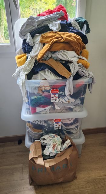 Gros lot vêtement garçons 9 à 24 mois.