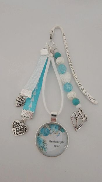 Cadeau belle fille,  bijoux de sac ou marque page " belle fille en or"