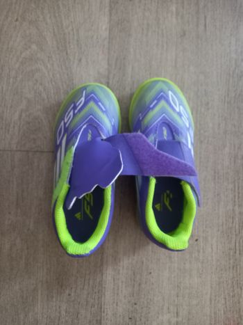 Baskets de football Adidas taille 27 neuf avec boîte originale