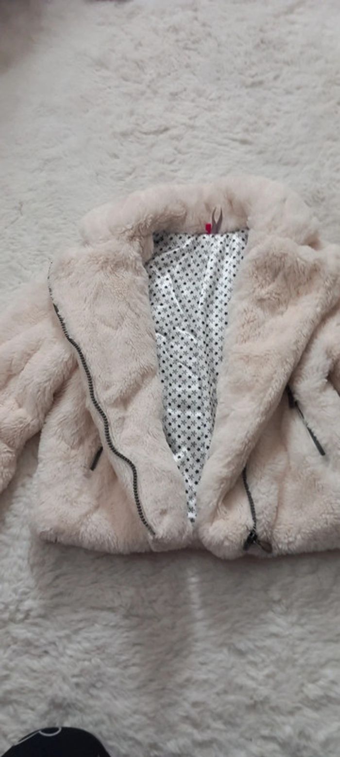 Veste fourrure 8ans - photo numéro 4