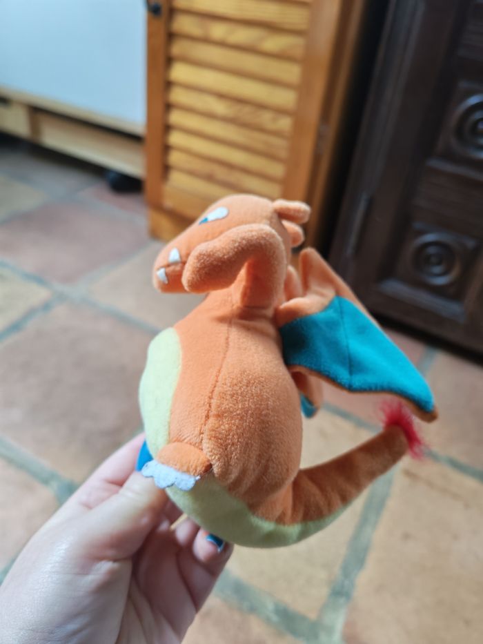 Peluche Pokémon Dracaufeu - photo numéro 4