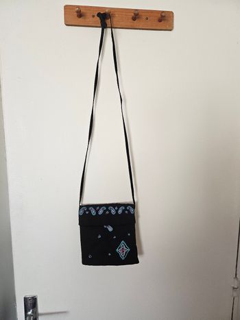 Pochette sac à broderie