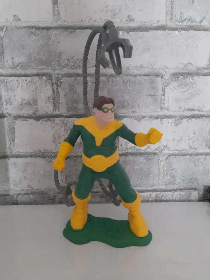 Figurine marvel grand lanterne