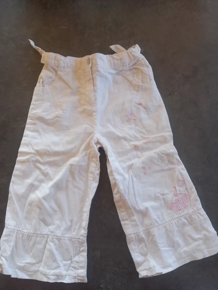 Lot pantalons blancs été 23 mois - photo numéro 5