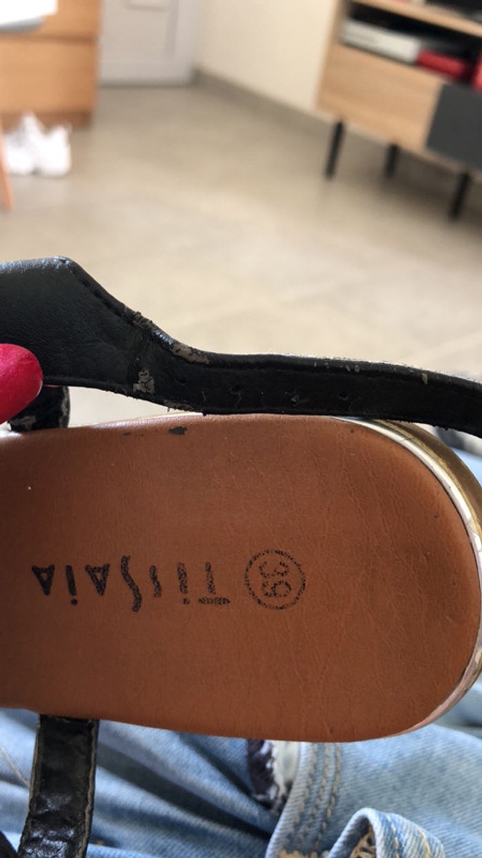 Sandale noires et argenté - photo numéro 4