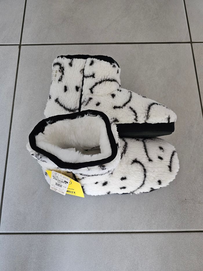 Chaussons Smiley neuf 38/39 - photo numéro 2