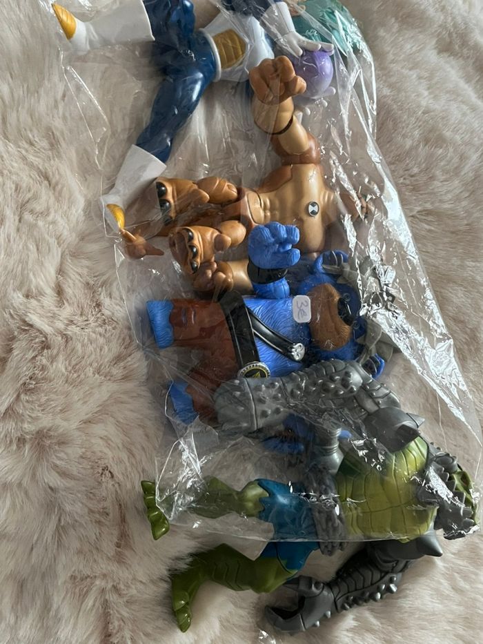 Lot 4 grande Figurine - Dragon Ball, Ben 10, DC Comics & Grojband ! 💥 - photo numéro 8