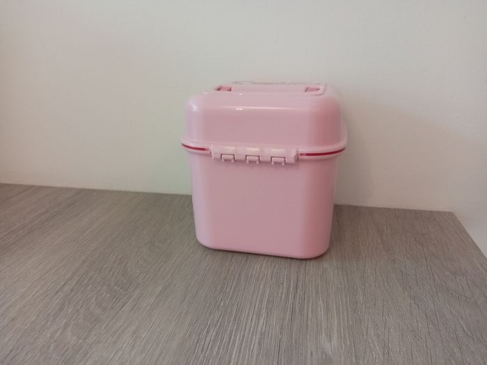 Boîte / box hello kitty - photo numéro 3