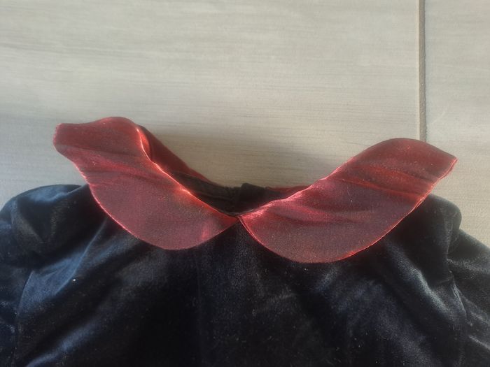 Très belle robe velours satiné Taille 6 ans - photo numéro 5