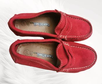 Élégants mocassins velours rouge p. 27