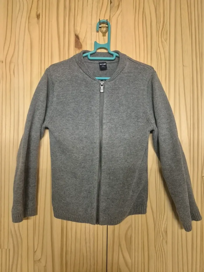 Gilet gris 6 ans
