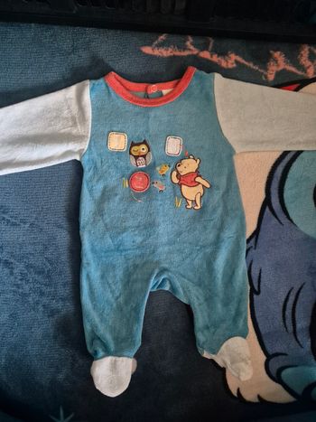 Pyjama 1 mois winnie l'ourson.