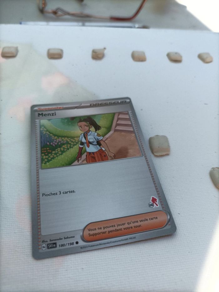 Carte pokémon écarlate et violette