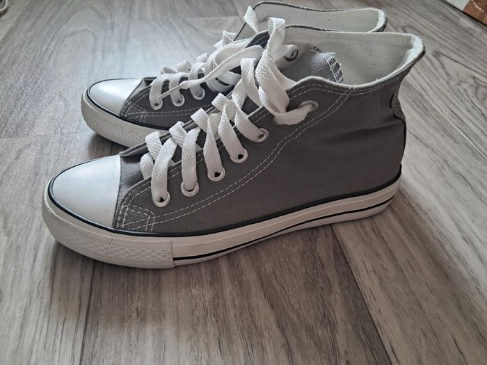 Chaussure à lacets neuve P40 - photo numéro 2