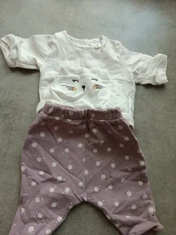Ensemble Vertbaudet 54cm violet fleurs chat
