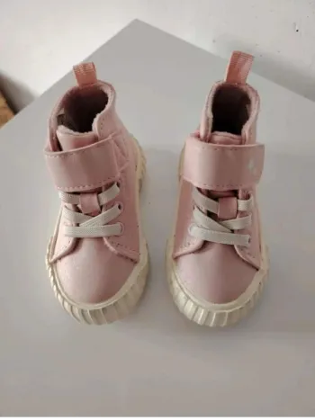 Basket haute rose  pointure 19
