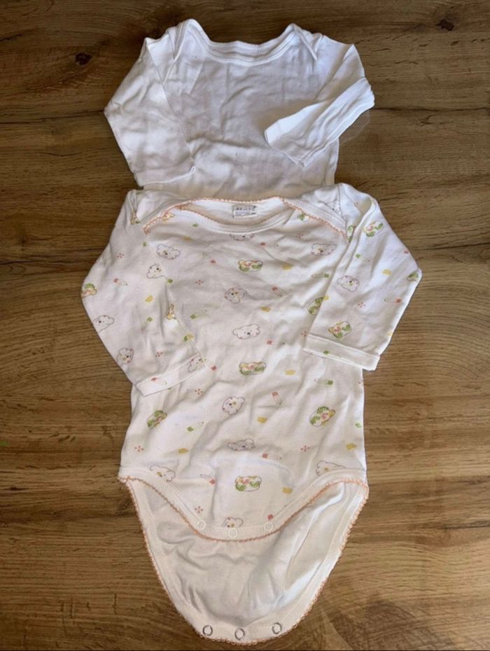 Lot de 2 bodies 12mois - photo numéro 2