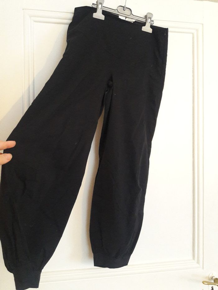 Pantacourt large resserré aux chevilles T36