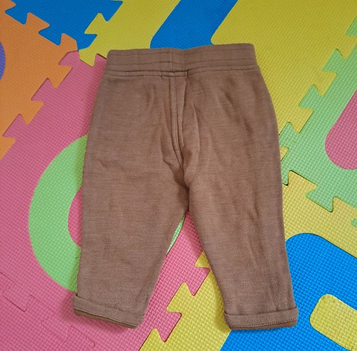 Pantalon marron, obaïbi, taille 6 mois (68 cm) - photo numéro 2