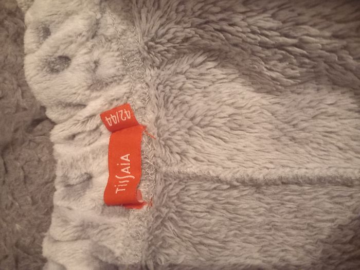 Pyjama taille 42/44 - photo numéro 2