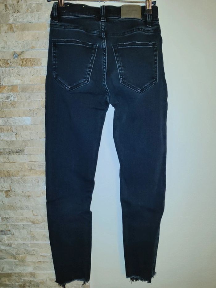 Jean noir pull&bear taille 32 - photo numéro 3