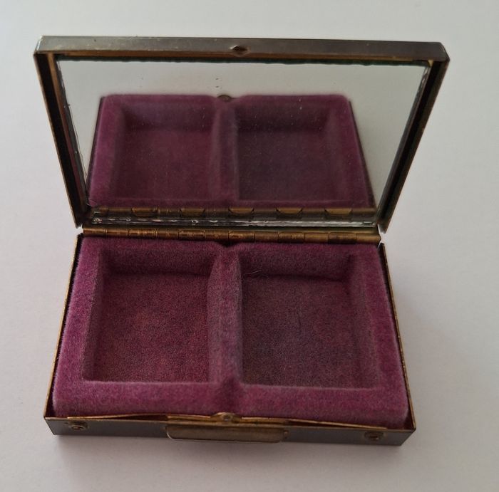 Boîte à bijoux/ Pilulier vintage collector