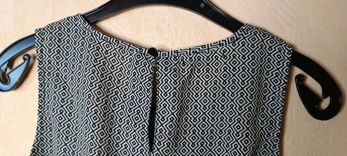 Haut sans manche noir et blanc - photo numéro 4