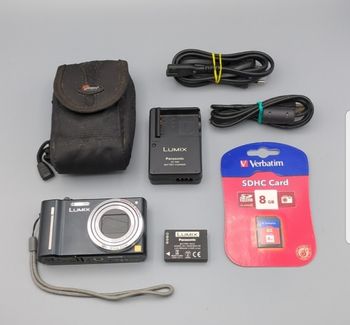 Panasonic Lumix DMC-TZ8 12,1MP Digital Camera Black 12x Zoom, Charger, SD, READ