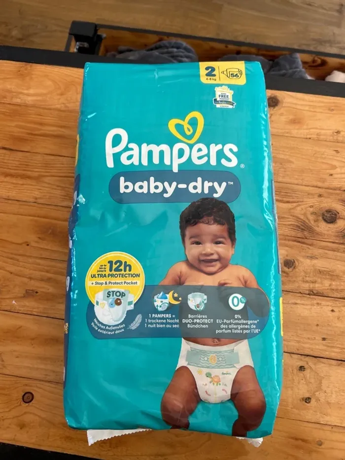 Couches pampers taille 2