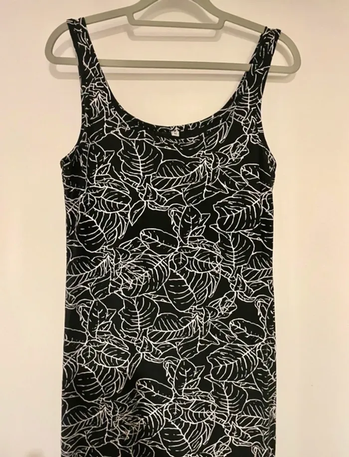 Robe longue d’été noire à imprimé feuillage blanc Taille : 38 / M