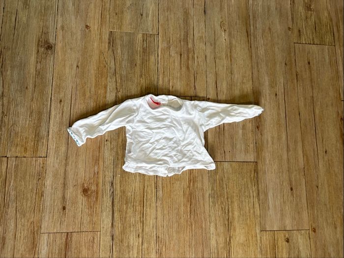 Lot 4 robes 6 mois + 1 t-shirt - photo numéro 4