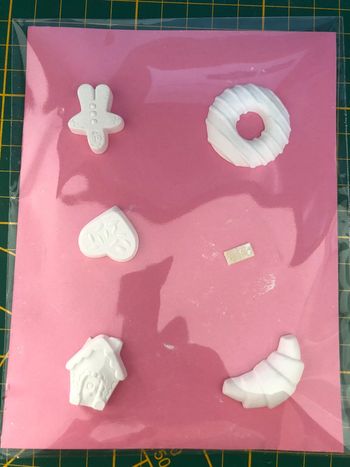 Lot de 5 embellissements en céramique gourmandises