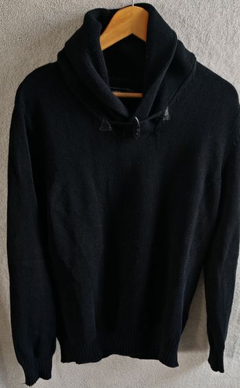 Pull noir