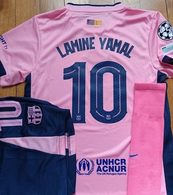 Tenue Lamine Yamal taille 10 ans modèle 2026 Pink Away