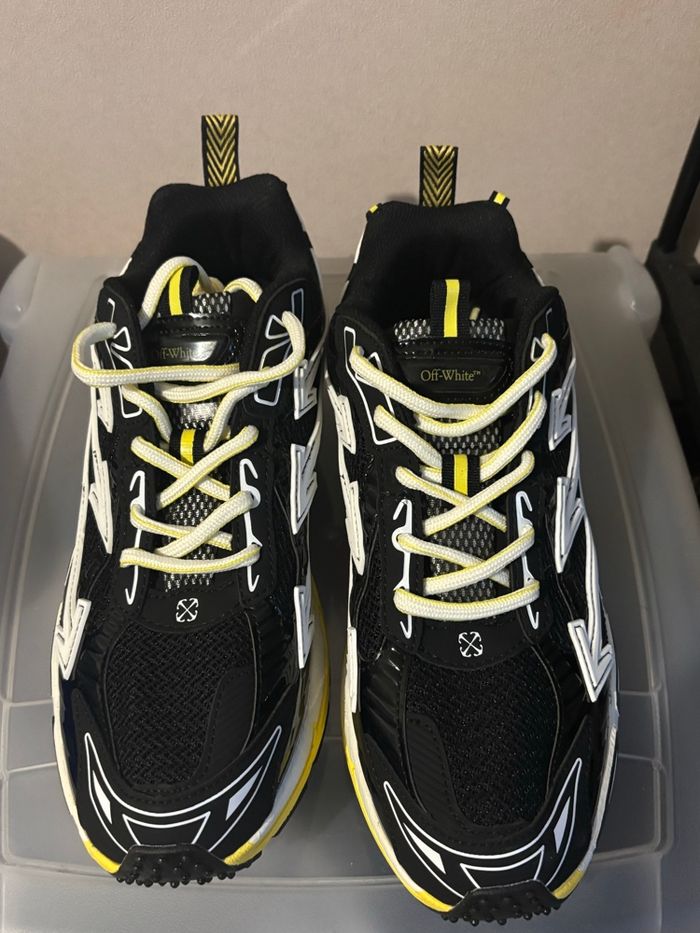 Off White jaune et noire - photo numéro 5